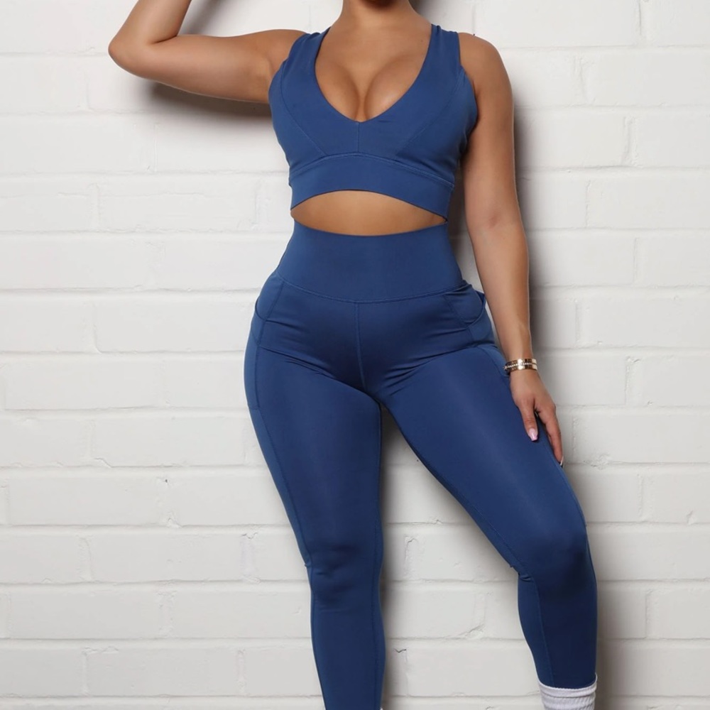 Core compression sports leggings and bra set